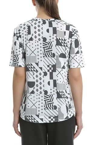 NIKE-Γυναικεία κοντομάνικη μπλούζα Nike λευκή - μαύρη