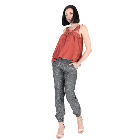 GUESS-Γυναικείο υφασμάτινο παντελόνι Guess HELA JOGGER γκρι με print