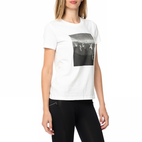 CONVERSE-Γυναικεία κοντομάνικη μπλούζα CONVERSE λευκή με στάμπα