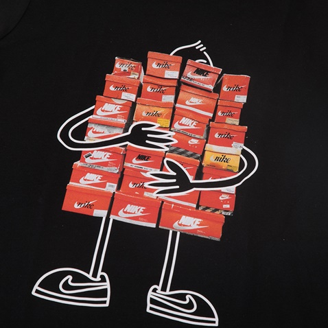 NIKE-Αγορίστικη κοντομάνικη μπλούζα NIKE NSW TEE SNEAKER SPREE μαύρη