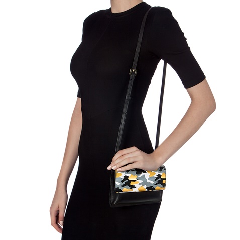 FOLLI FOLLIE-Γυναικεία μικρή τσάντα χιαστί FOLLI FOLLIE μαύρη με print