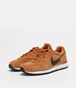 NIKE-Ανδρικά παπούτσια running CQ4557 NIKE VENTURE RUNNER SUEDE καφέ