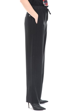 GUESS-Γυναικεία παντελόνα GUESS CLARA PANTS - ECO BACK SATIN μαύρη
