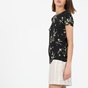 TED BAKER-Γυναικεία μπλούζα TED BAKER PAPYRUS PRINTED FITTED TEE μαύρη κίτρινη