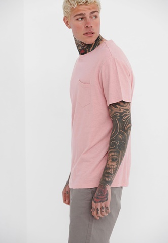 FUNKY BUDDHA-Ανδρικό t-shirt FUNKY BUDDHA loose fit ροζ