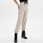KENDALL + KYLIE-Γυναικείο παντελόνι KENDALL + KYLIE CARGO FIT KKW352007 λευκό