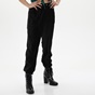 KENDALL + KYLIE-Γυναικείο παντελόνι KENDALL + KYLIE CARGO FIT KKW352007 μαύρο
